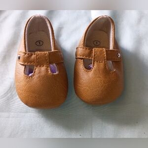 ‼️5 items for $8‼️Classic Tan Moccasins for Kids